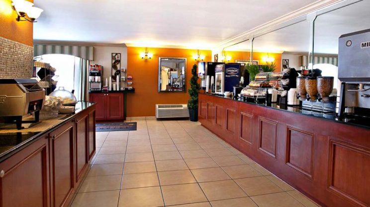 Área do café da manhã La Quinta Inn Orlando