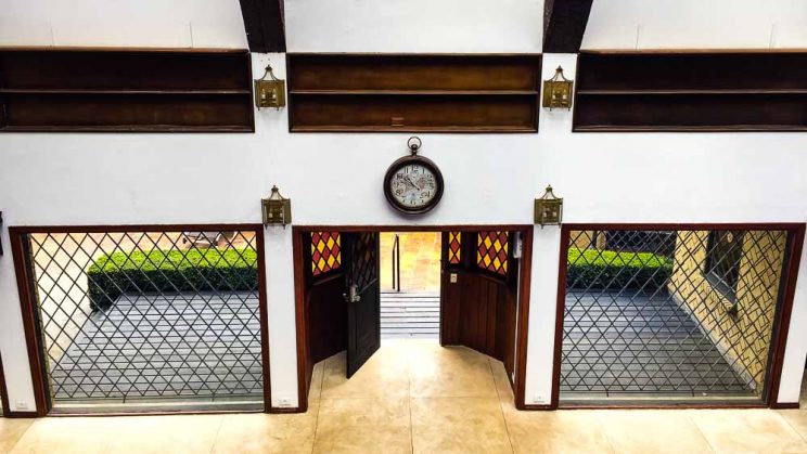 saguão EMB Escola de Magia e Bruxaria do Brasil