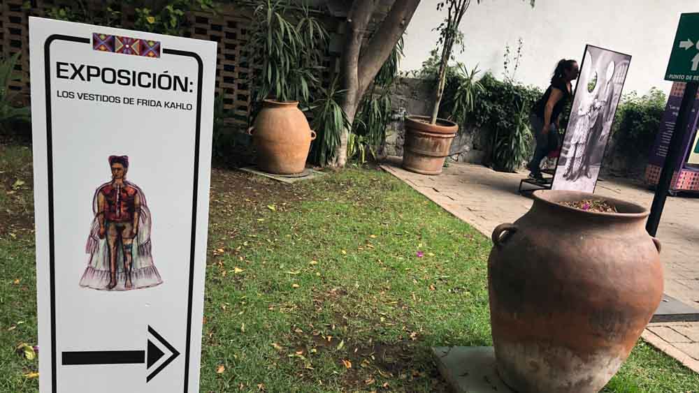 Vestidos e acessórios de Frida Kahlo