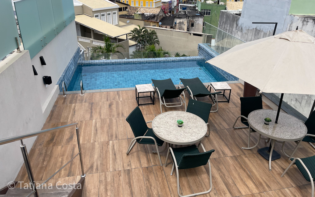 piscina do canto hotel