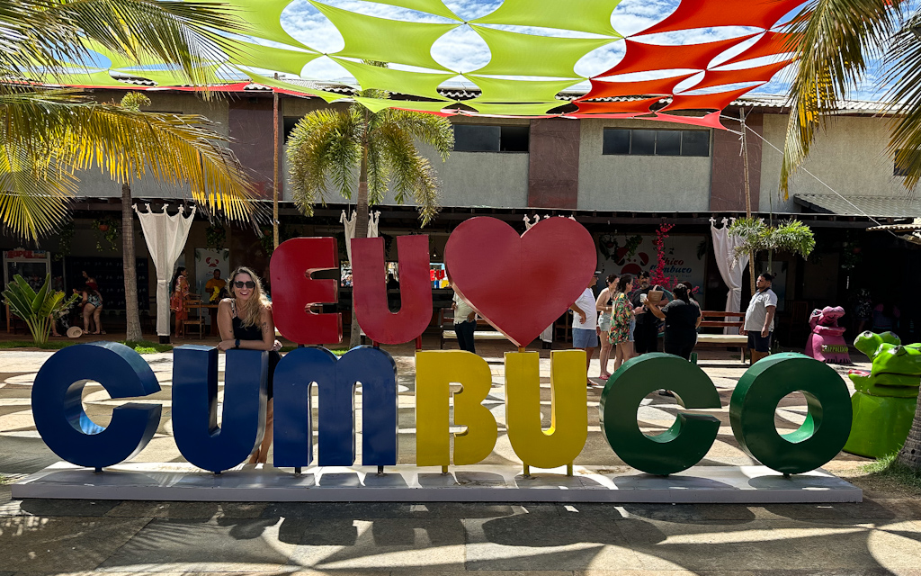 letreiro chico do caranguejo em cumbuco